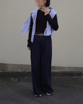 【おしゃれママが着てる服】ブルーシャツ