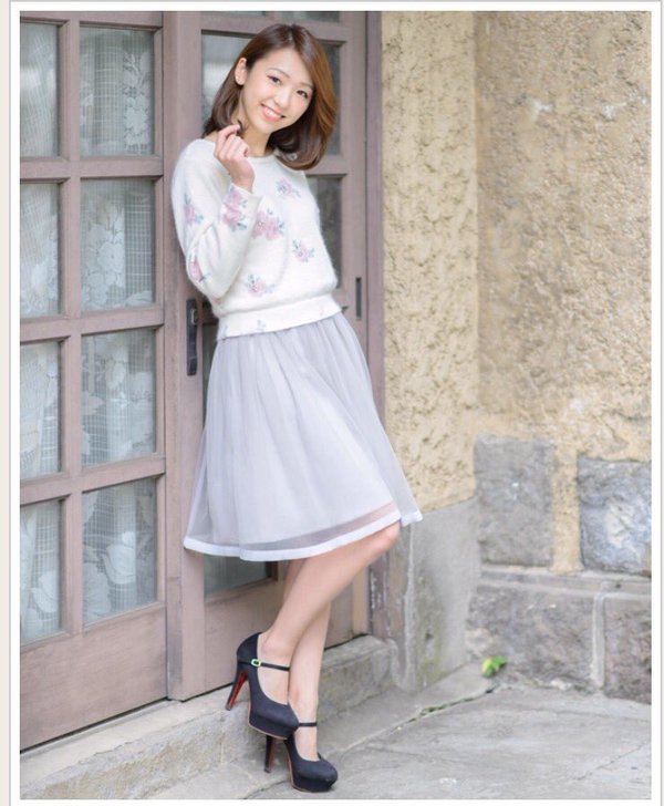 花柄 プルオーバー x ミモレ丈 フレアスカート チュールスカート  