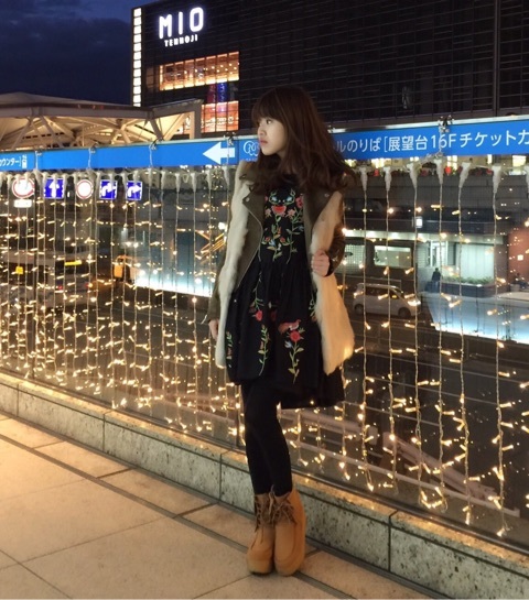 ブラック 刺繍 ワンピース グリーン レッド フレア フラワー 膝上丈