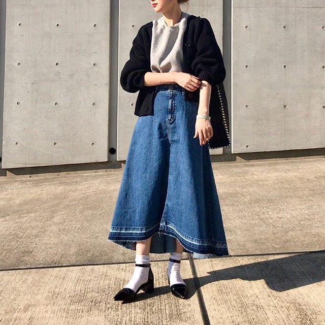 JUN&ROPE 水色カーディガンと黒スカート S JUN&ROPE 水色カーディガンと黒スカート S レディースウェア