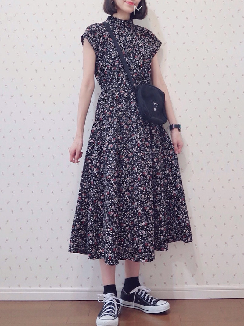 ガーリー 春 レトロ キレカジ きれい系で使えるブラック 花柄 ワンピース ノースリーブ ハイネック Emsexcite エムズエキサイト ガーリー 春 レトロ キレカジ きれい系で使えるブラック 花柄 ワンピース ノースリーブ ハイネック Emsexcite エムズエキサイト
