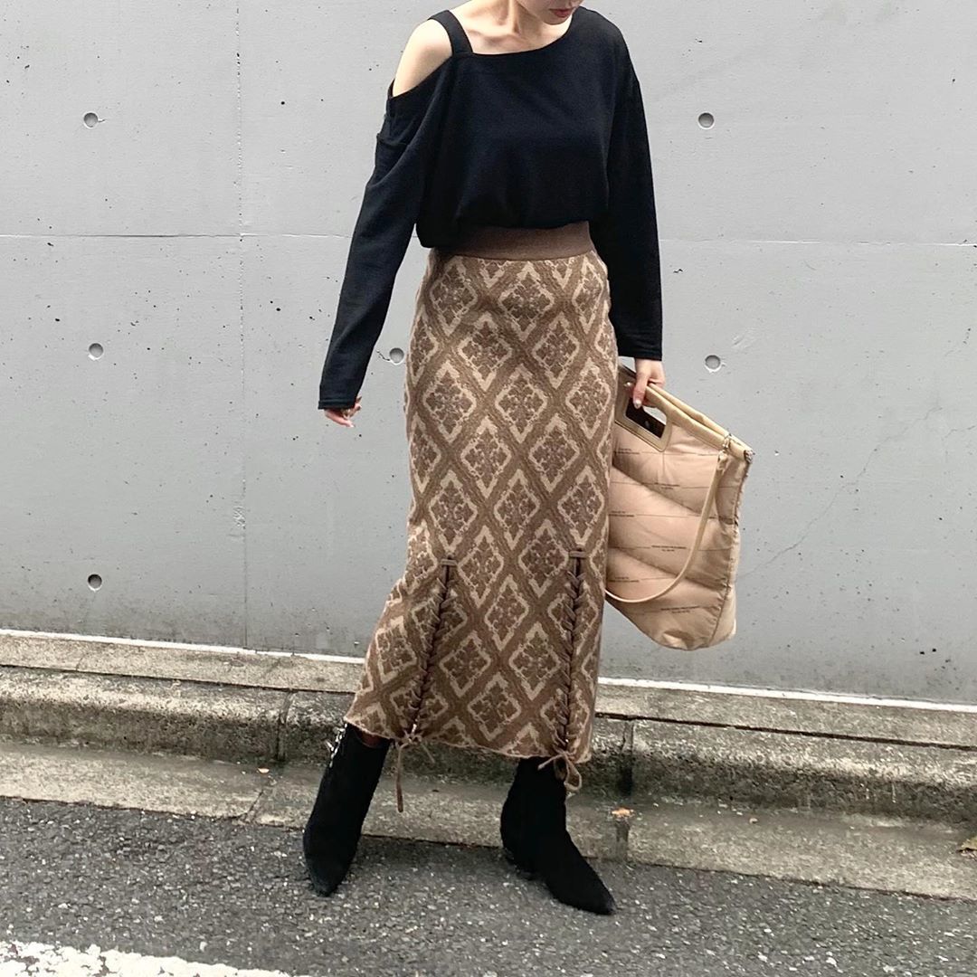 誠実 Ameri メルカリ vintage スカート Vintage AMERI（アメリ）の「DAMASK ダマスク柄スカート DRESS（ワンピース  スカート