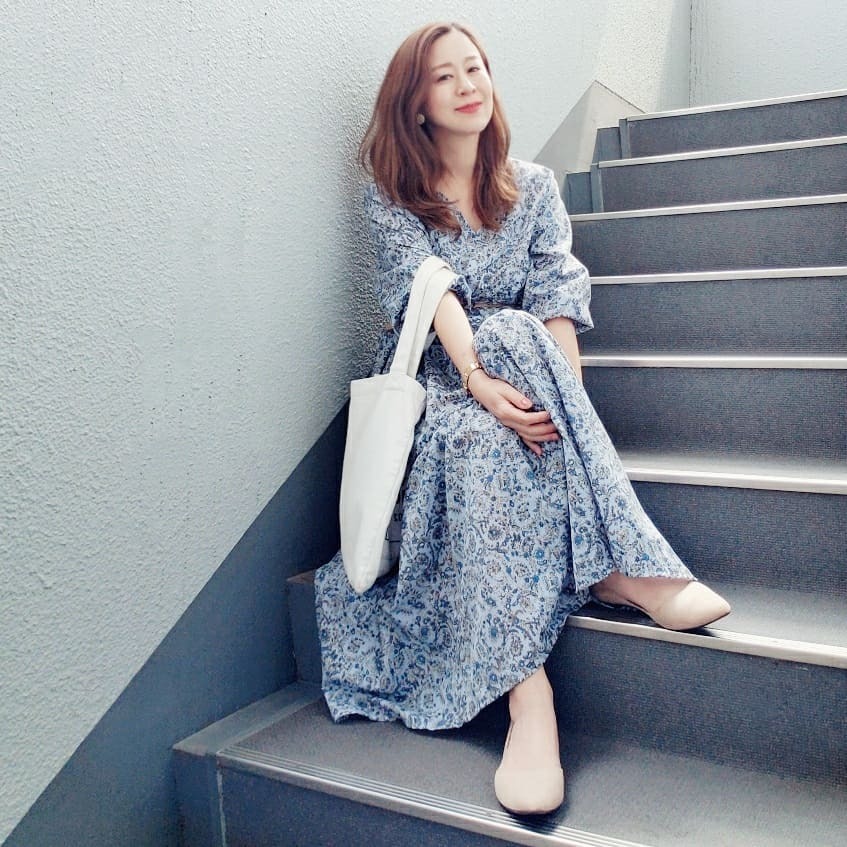 フェミニン ガーリー 春 レトロ お姉系で使えるトートバッグ ホワイト X Gu ジーユー ブルー ロング ペイズリー ワンピース X フェミニン ガーリー 春 レトロ お姉系で使えるトートバッグ ホワイト X Gu ジーユー ブルー ロング ペイズリー ワンピース X