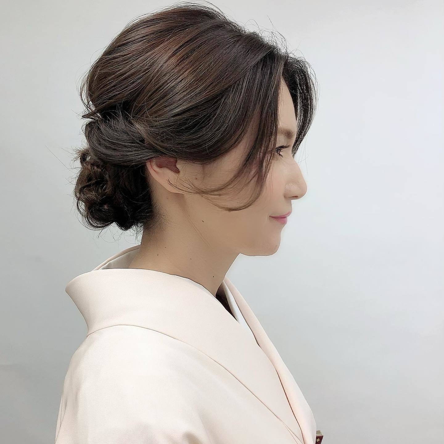 ダークブラウン お団子 センター分けの髪型 ヘアスタイル ヘアアレンジ 園部知美 Cbk カブキ