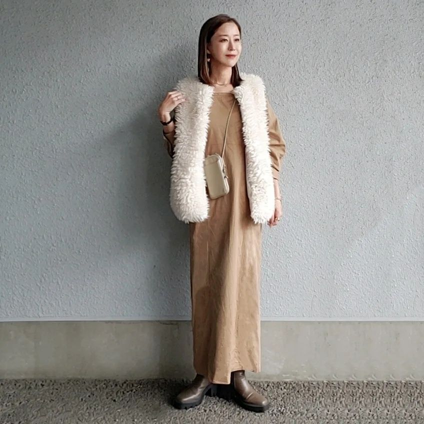 ベージュ ファー混合 ノースリーブロングベスト ベージュ ファー混合 ノースリーブロングベスト