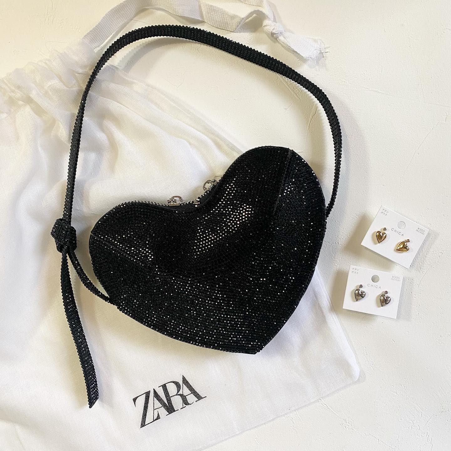ブラック ショルダーバッグ ハート 無地 ZARA（ザラ）のファッション 