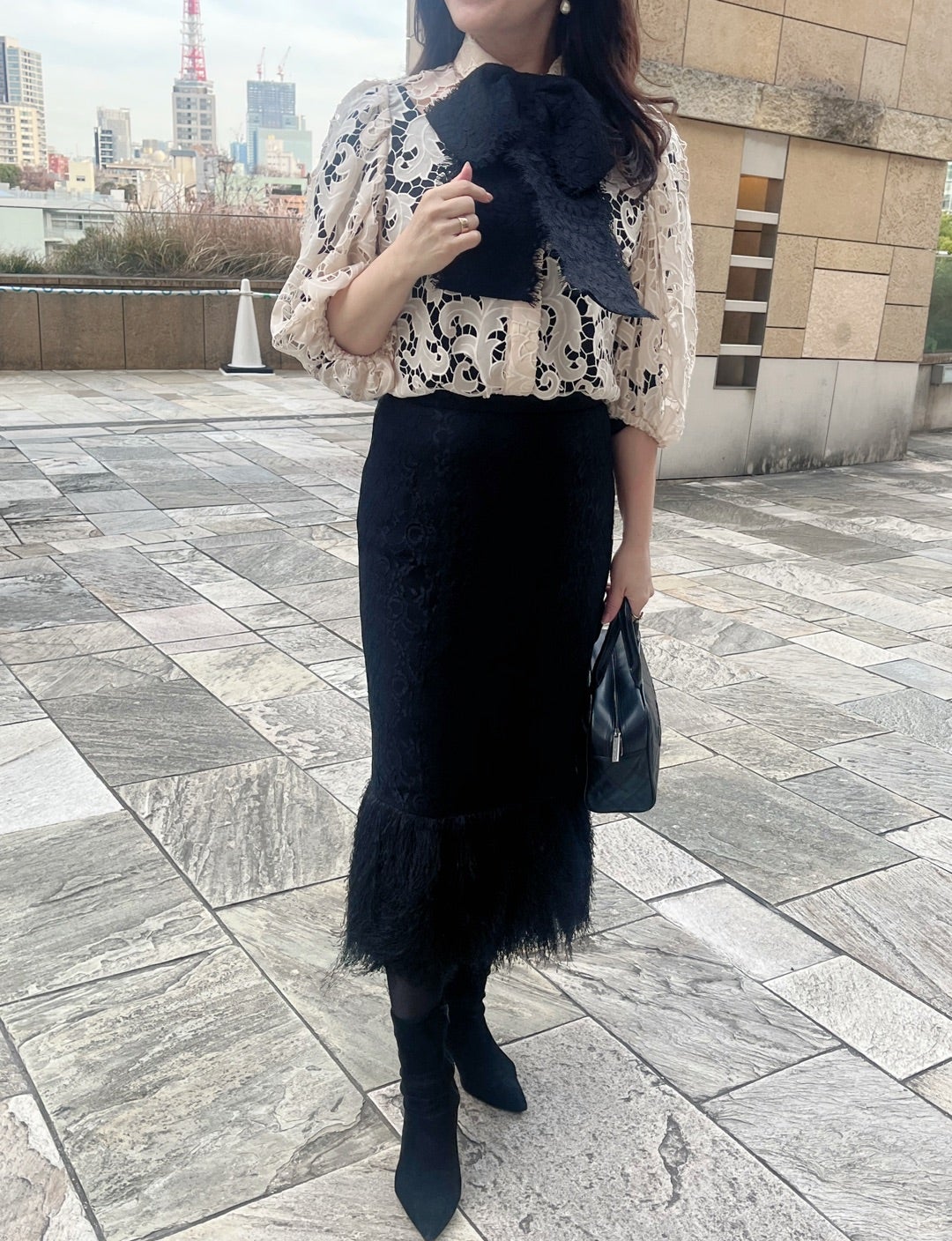 ブラック ハンドバッグ 無地 x 無地 ブラック レース タイトスカート