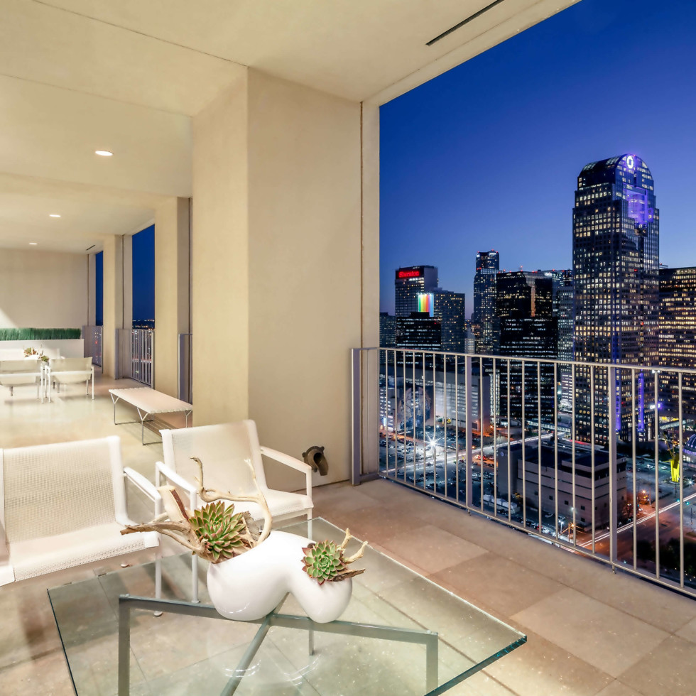 Talkedabout condo at Dallas’ One Arts Plaza only requires 2.6M