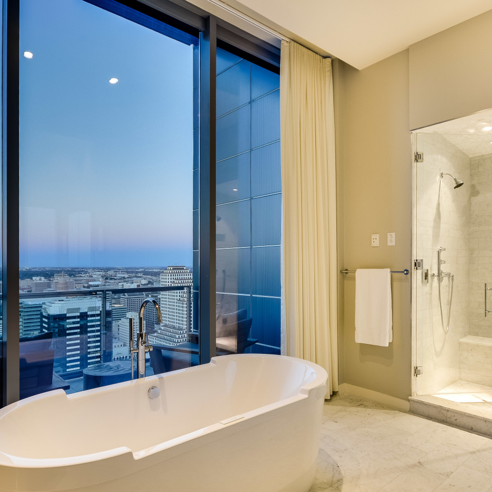 Glamorous Austin penthouse encircles itself with the best views ...