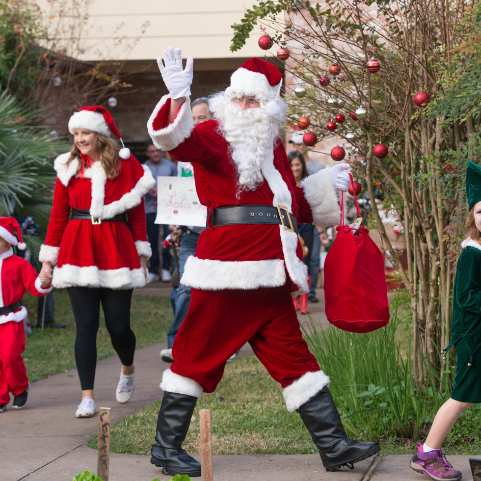 Homeless Misson Aglow As Supporters Rally To Make Christmas Bright Culturemap Houston