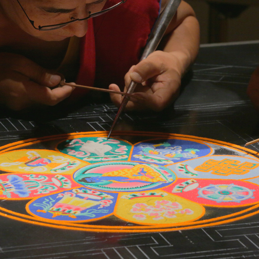 Enlightening art: Tibetan Buddhist monks draw circles in the sand ...
