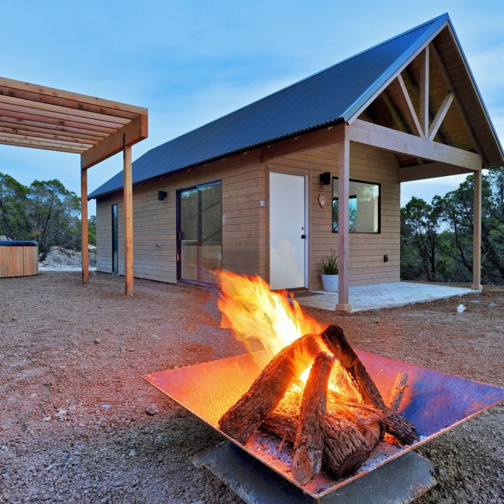 New Hill Country retreat hits bull's-eye with stylish ...