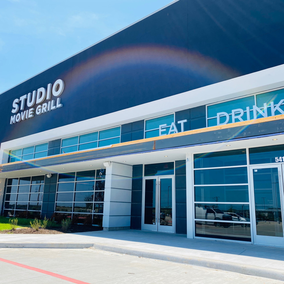 studio movie bar and grill near me