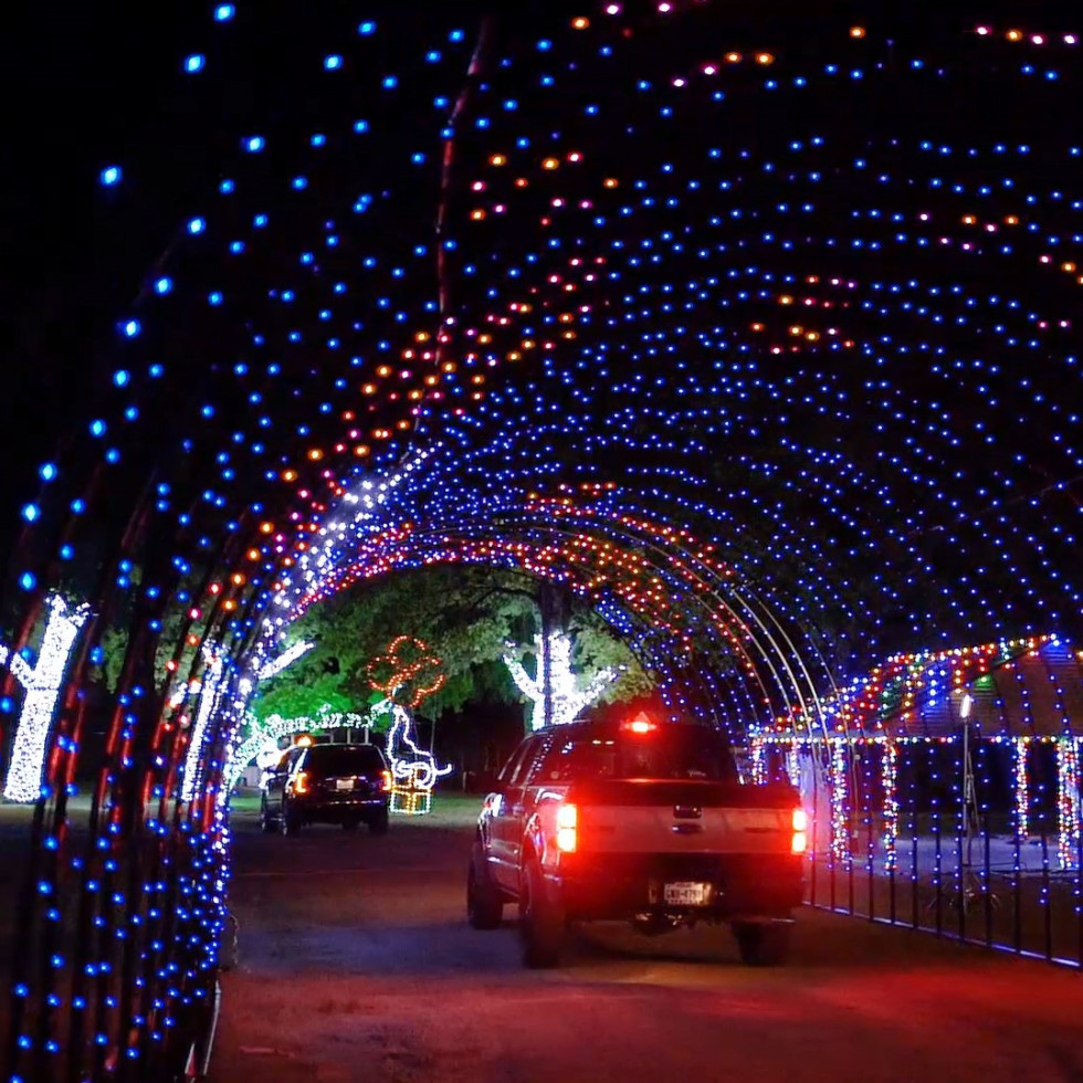 The 7 best and brightest drive-thru holiday light displays in DFW ...