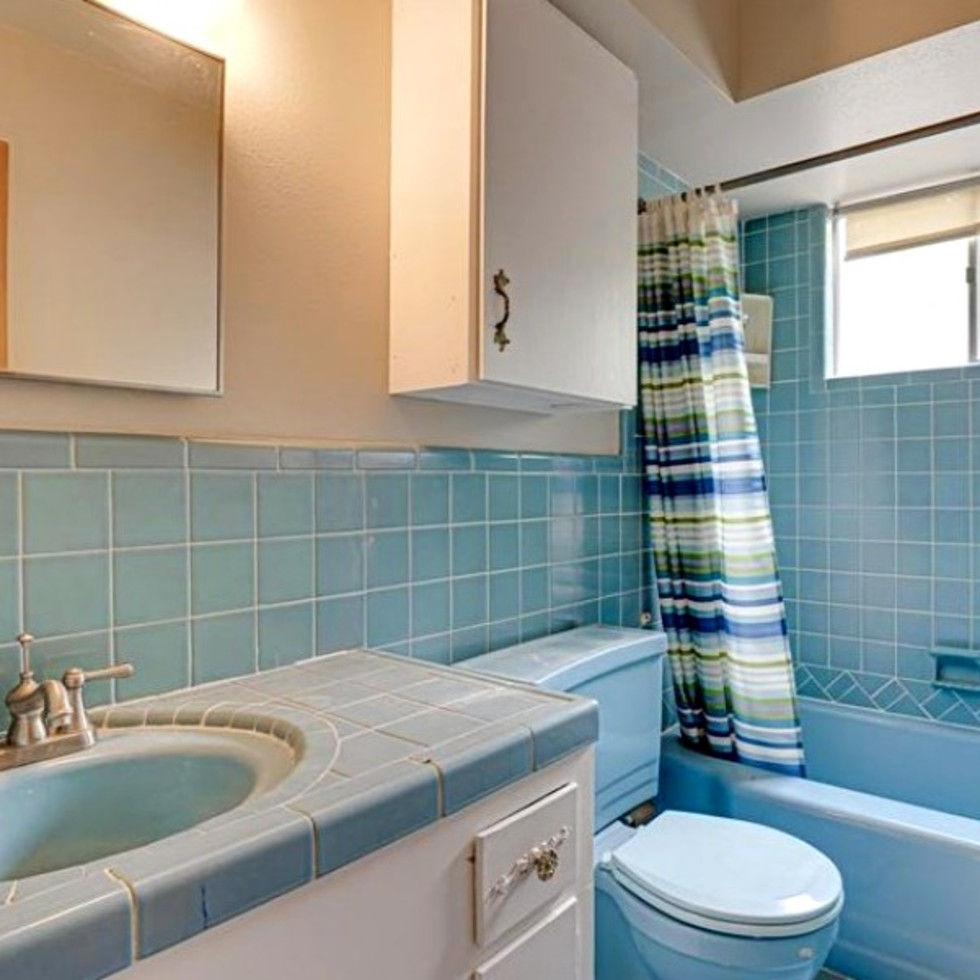 We Count 3 Pastel Vintage Bathrooms In This 60s Dallas House For Culturemap - How To Update A 60s Bathroom We Count 3 Pastel Vintage Bathrooms In This 60s Dallas House For Culturemap - How To Update A 60s Bathroom