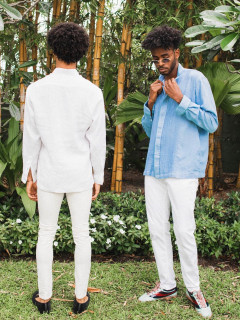 Stanley Korshak presents De Lesseps Trunk Show