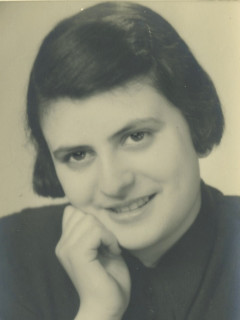 Hedi Basch (Levenback) 02201939 before Kindertransport