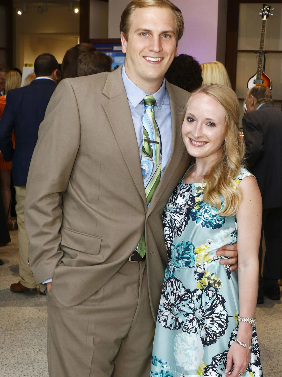 Daniel Mills, Sarah Frazee