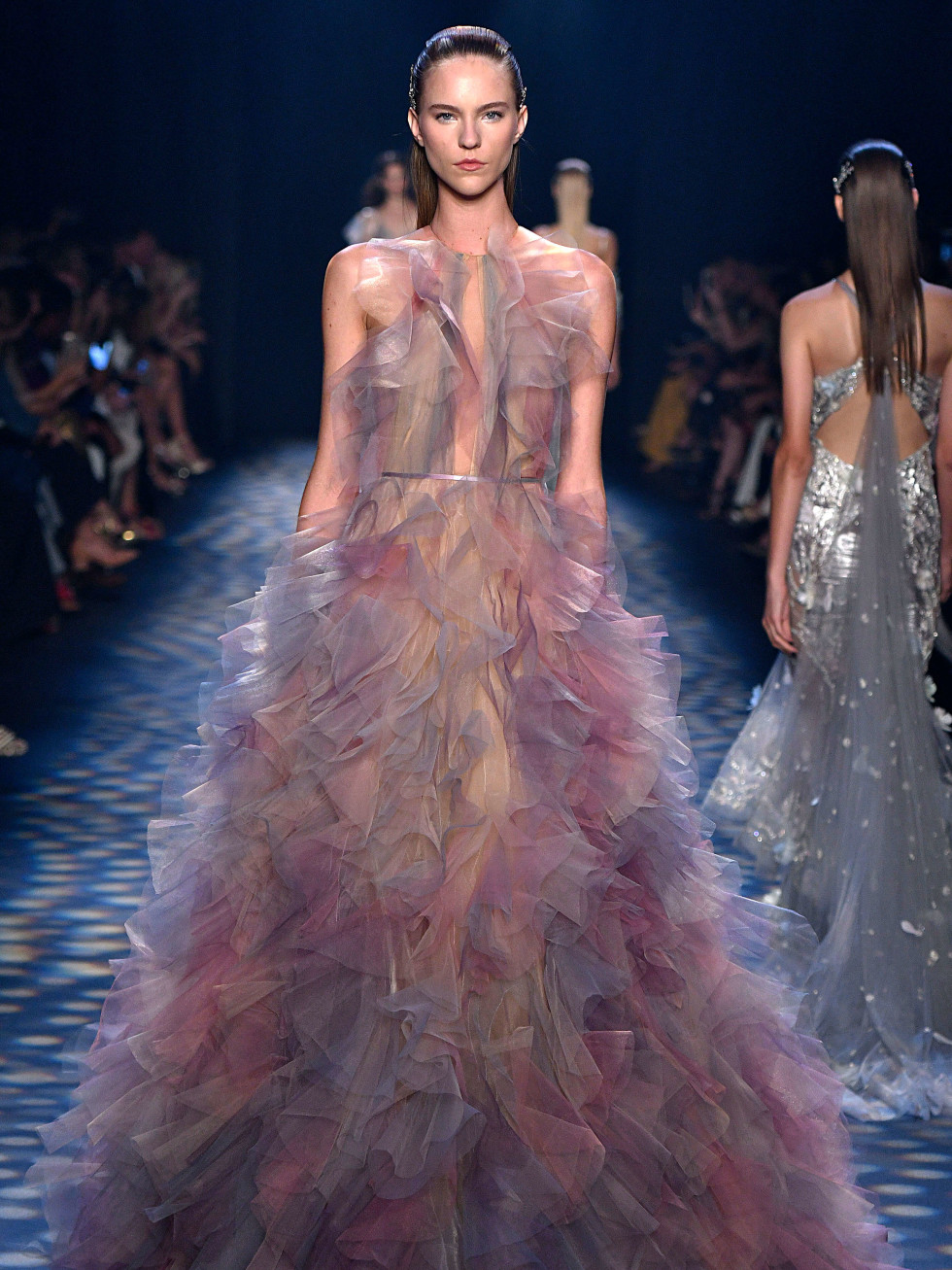 Marchesa S Drama Queens Go From Day To Night With Gorgeous Gowns Culturemap Houston No, their vision for marchesa's latest resort collection was casino nightlife by way of 1995's martin scorsese film. marchesa s drama queens go from day to