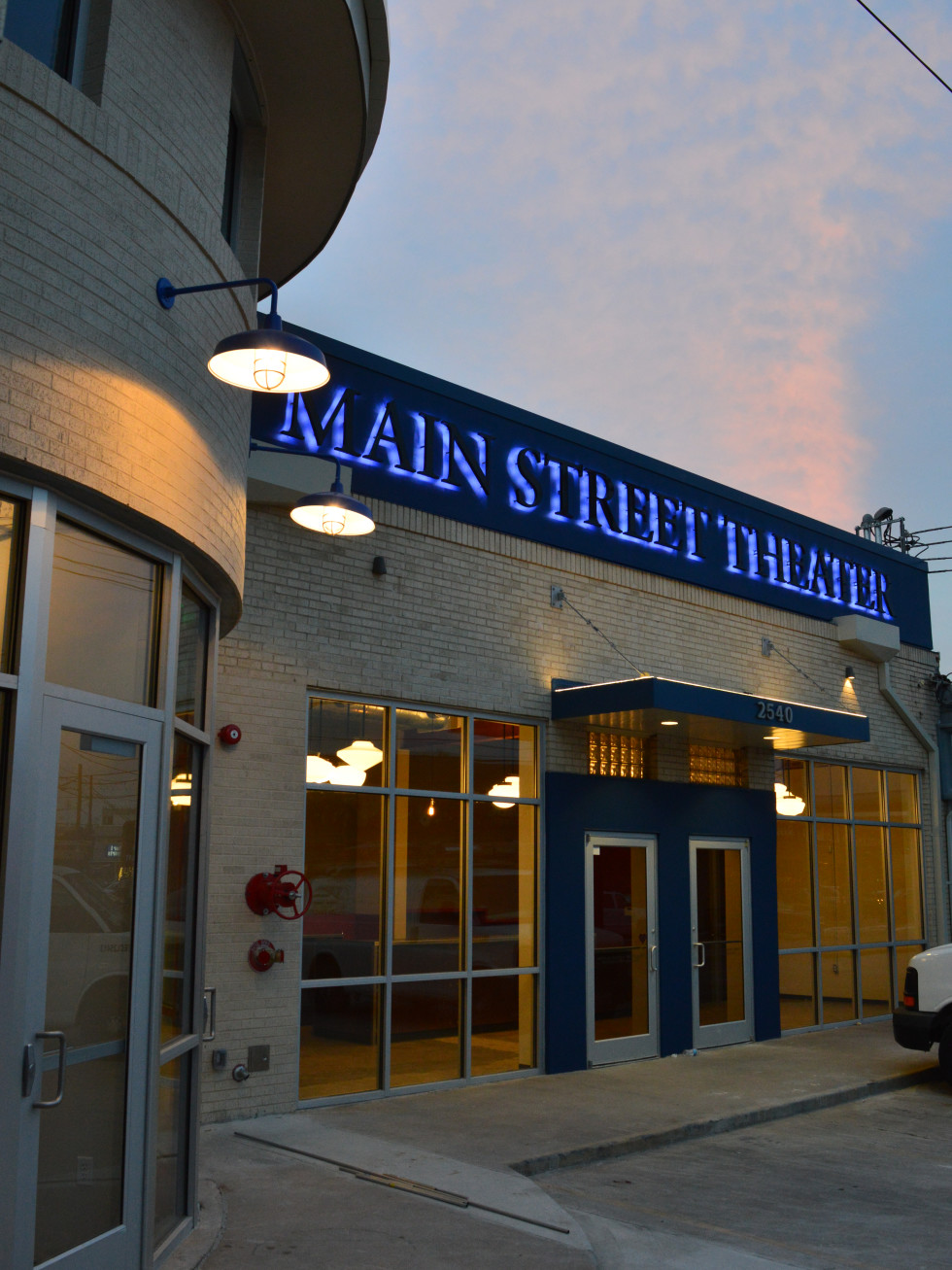 Renovated Main Street Theater raises the roof, reaches for the stars