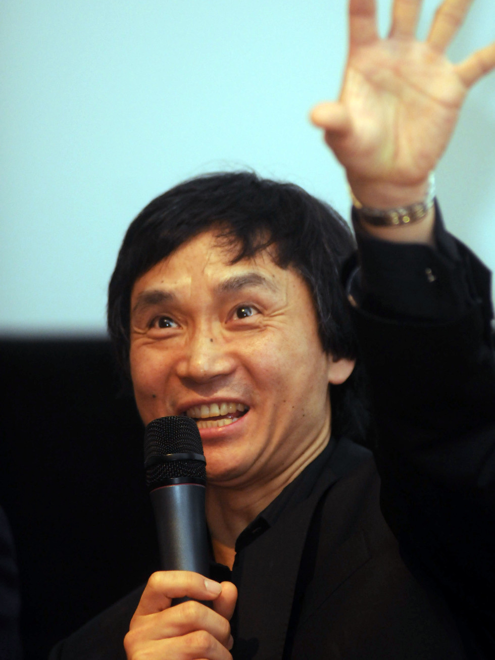 Slideshow Li Cunxin Gets A Grand Homecoming At Screening Of Maos Last