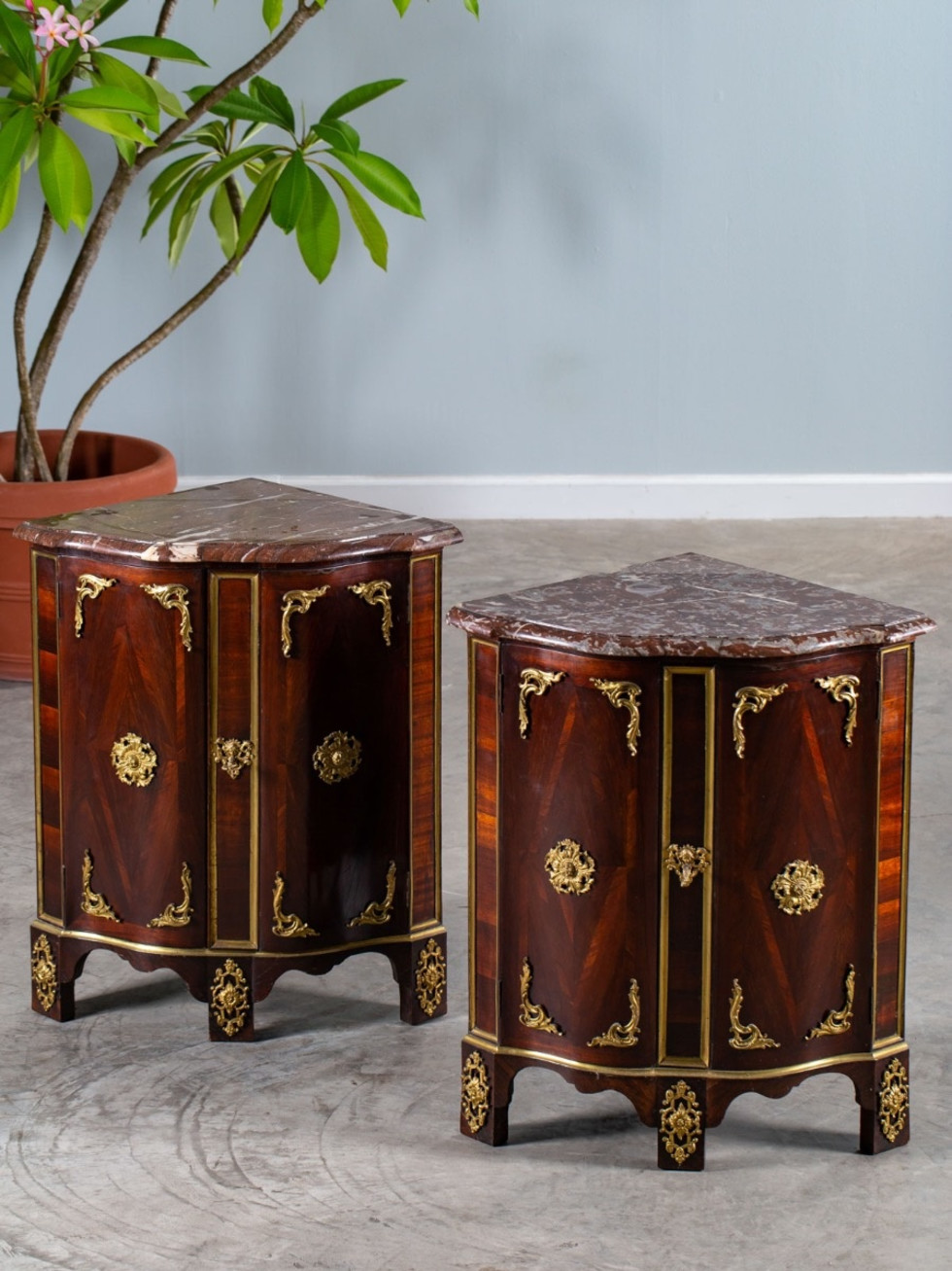 Carl Moore Home antiques