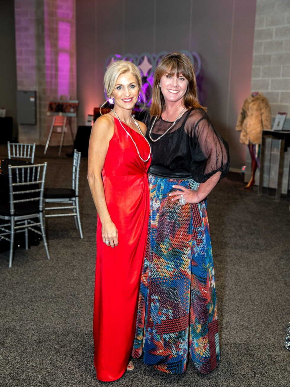 Kim Walker, Shary Harmon
