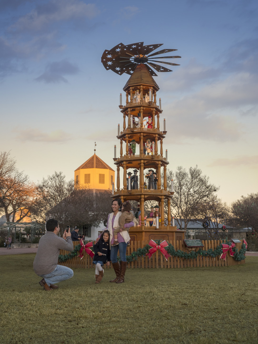 Fredericksburg Christmas pyramid