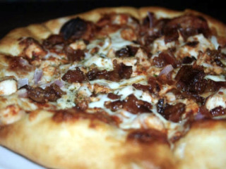 Social Pie, Pizza