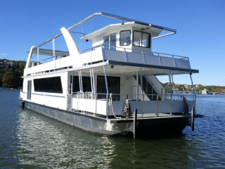 Independance Party Cruise_boat_Lake Austin_2015