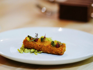 Counter 3.FIVE.VII Austin restaurant counter dish plate
