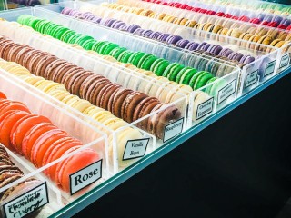 La Patisserie macarons window
