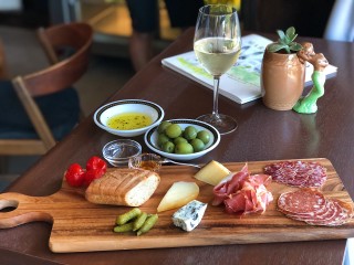 Apt 115 wine bar ATX