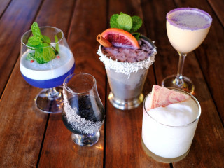 Geraldine's Holiday Disco Bar & Lounge