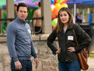 Mark Wahlberg and Rose Byrne in Instant Family