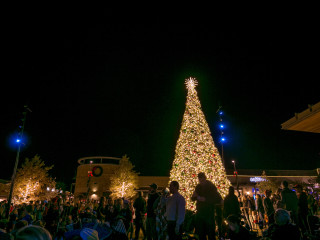 Hill Country Galleria Holiday Village and Santa’s Workshop