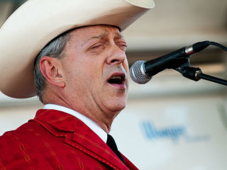 Junior Brown