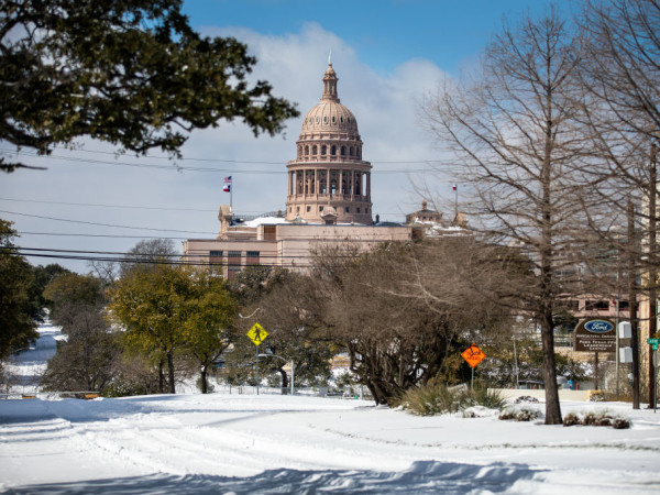 Austin Texas Capitol snow storm 2021