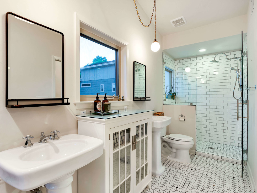 East Austin house home 1131 Poquito Street 78702 master bathroom