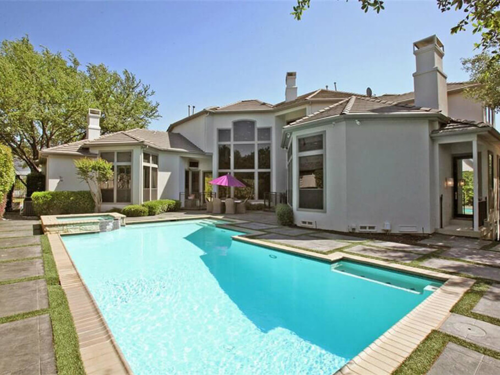 1608 Dowling Dr.