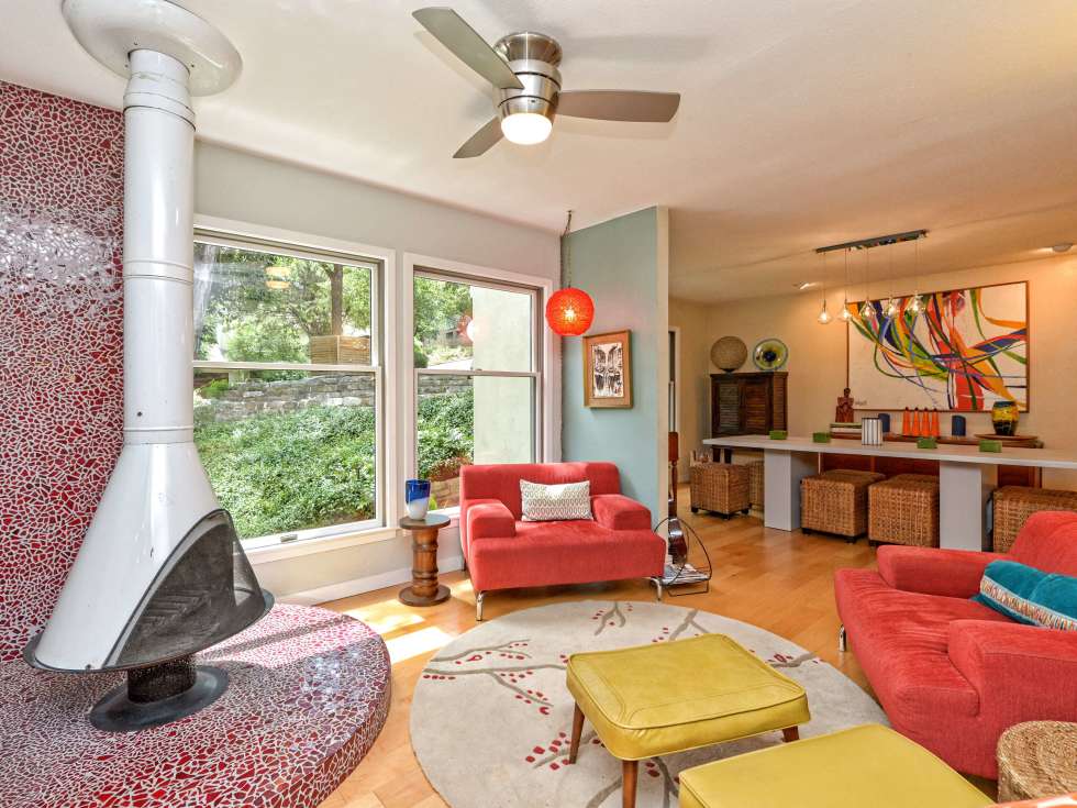 Austin home house 5932 Highland Hills Dr 78731 family room