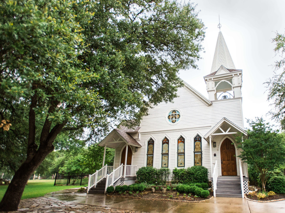 Details of Baines + Mikela's Salado Wedding