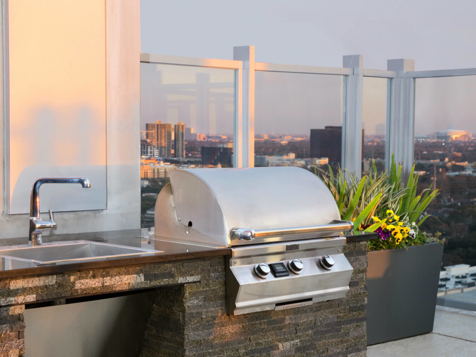 SkyHouse River Oaks rooftop
