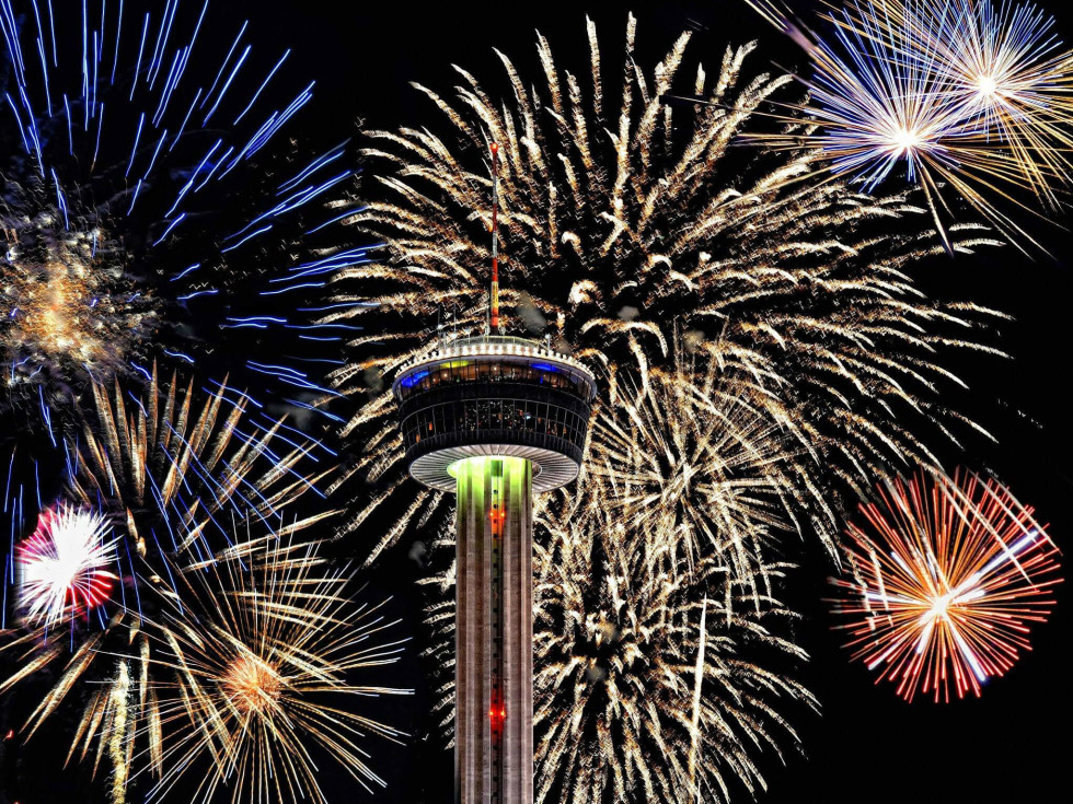 San Antonio New Year’s Eve bash rings in 2022 with epic street party