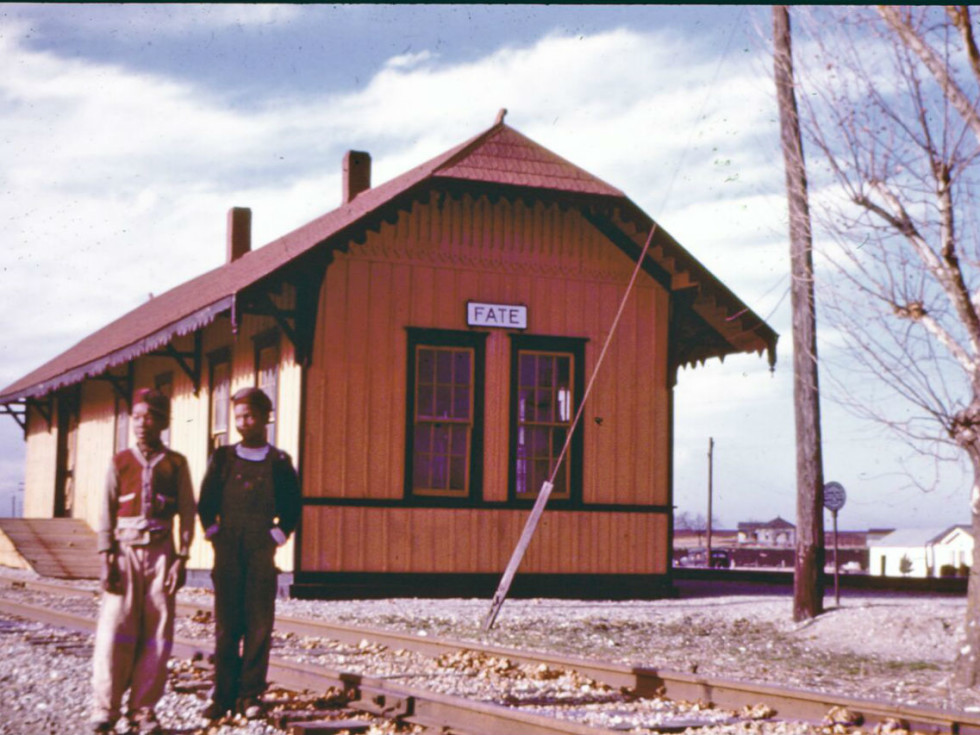 MK Depot & Flatcar