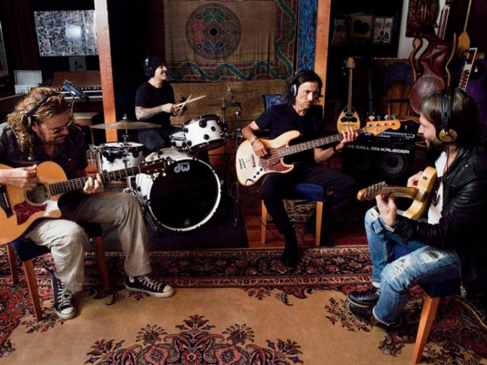 Mana band