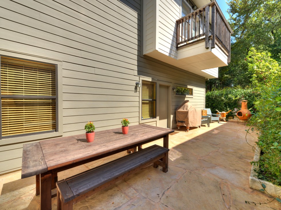 Easy access to downtown Austin is one of this condo's many charms