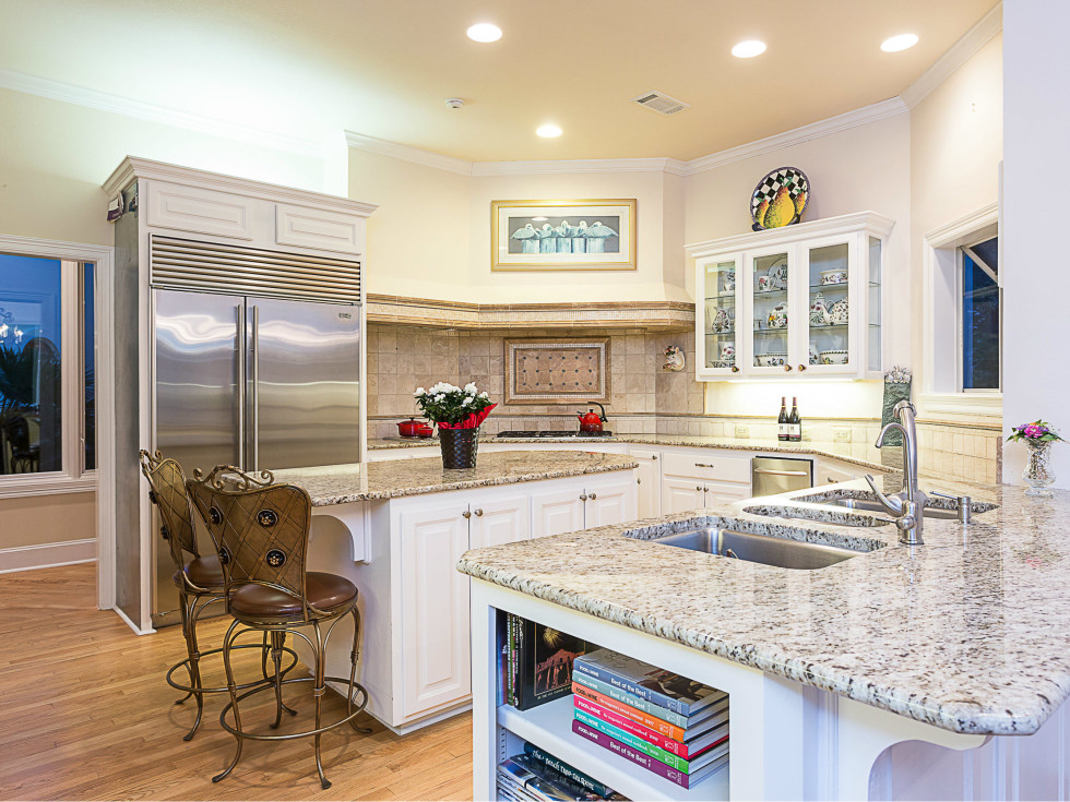6603 Courtyard Austin house for sale kitchen
