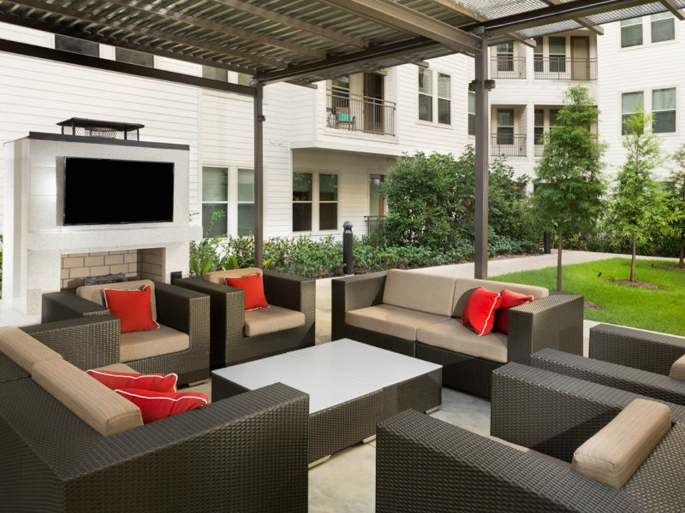 District at Memorial courtyard
