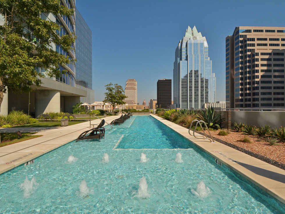 Austonian 33FF swimming pool